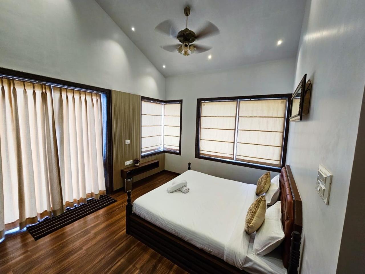 Premium Chalet Lonavala Ngoại thất bức ảnh